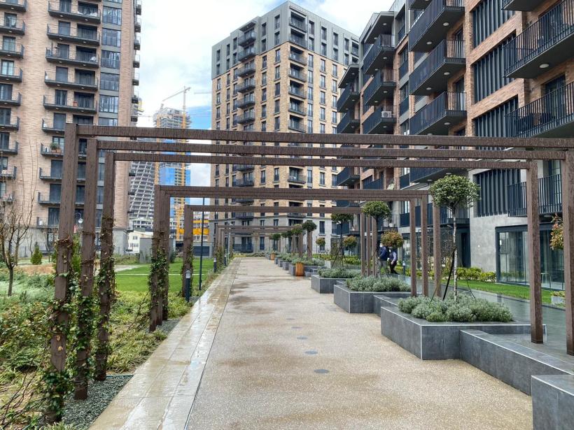 Exclusive residential and commercial complex in Istanbul, Dying