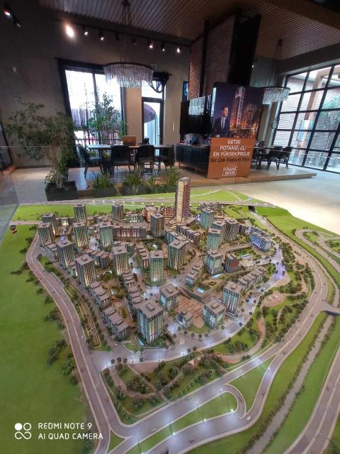 Exclusive residential and commercial complex in Istanbul, Dying