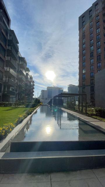 Exclusive residential and commercial complex in Istanbul, Dying